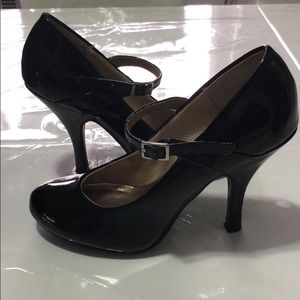 Chinese Laundry pumps